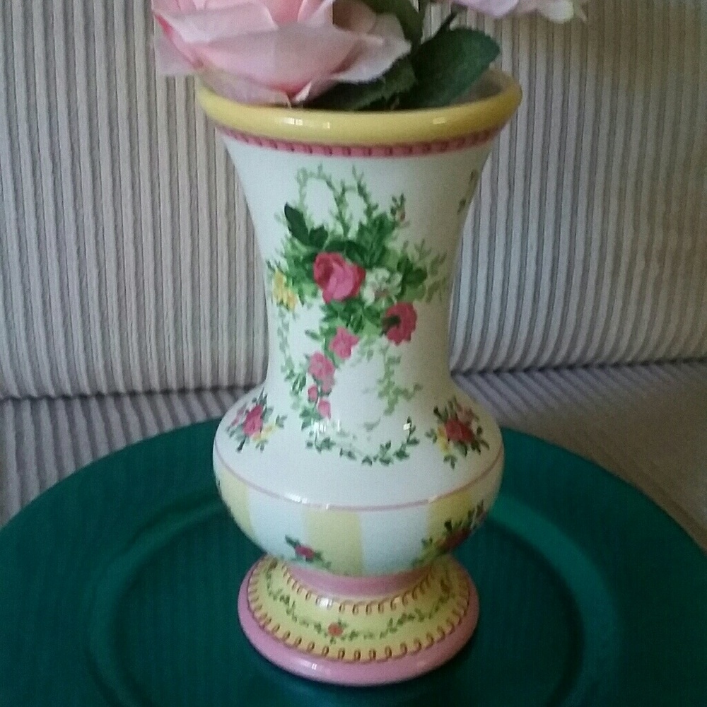 Laura Ashley Vase similar to Mackenzie Childs